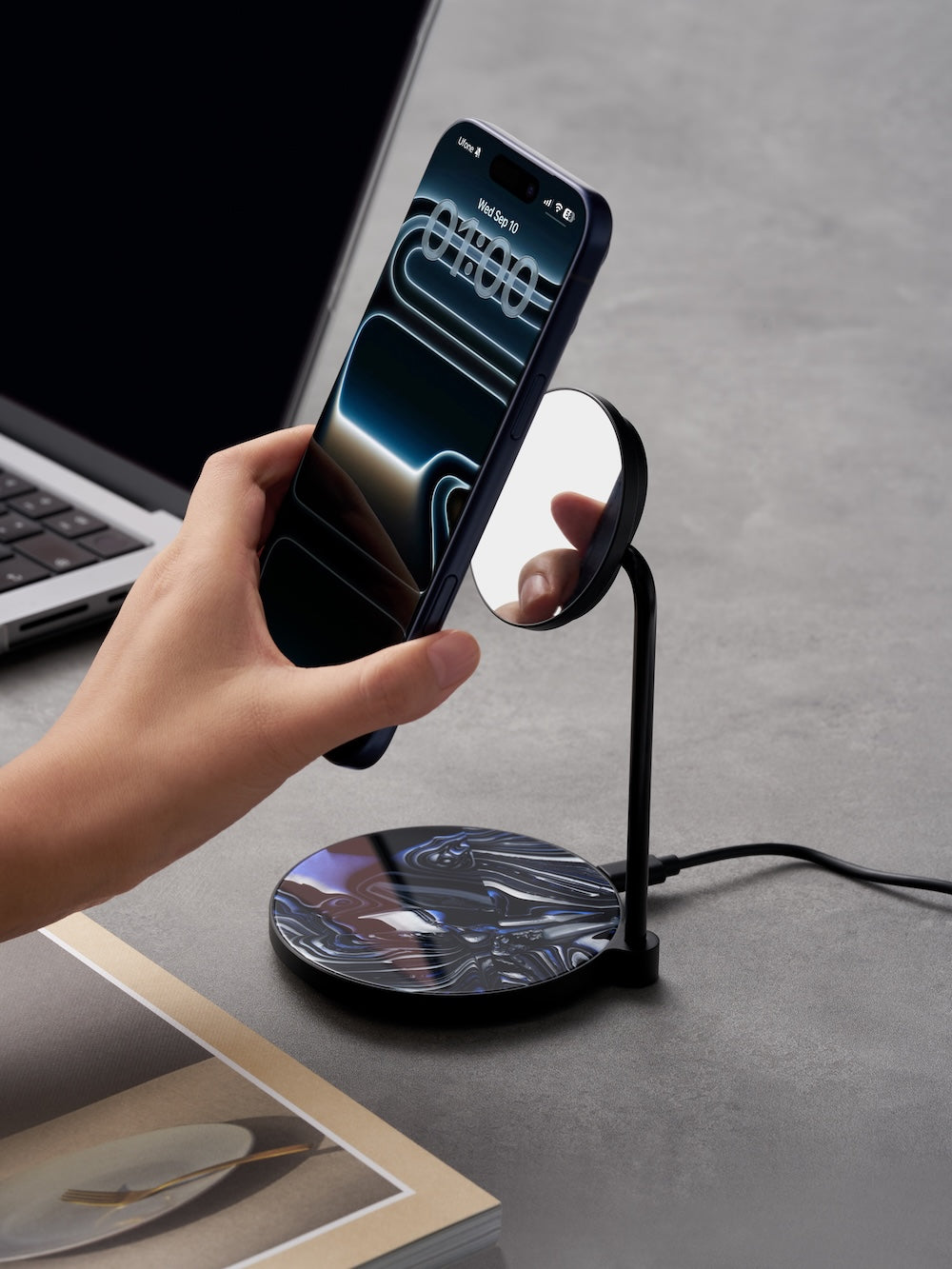 Alchemy Moon 系列 MagSafe 鏡面磁吸 2合1 無線充電座支架 • 桌面美學2026 (品牌直送)