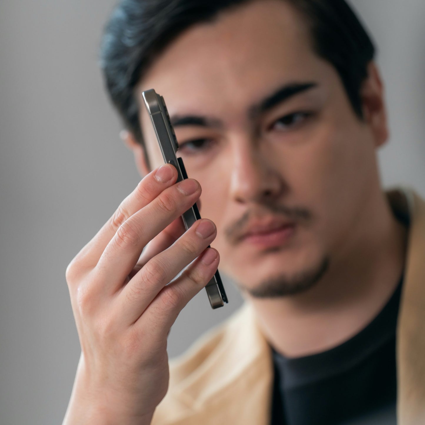 MAJEXTAND S 極薄 x 自由角度 磁吸式手機支架｜100%台灣精工級製造