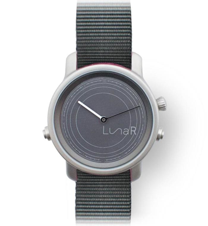 Lunar 首款 太陽能充電 智能手錶