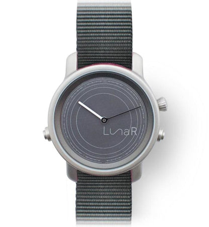Lunar 首款 太陽能充電 智能手錶