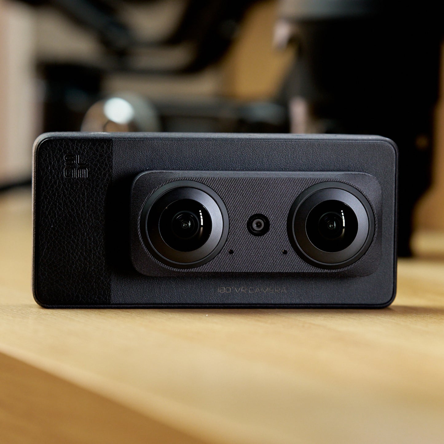 SLAM XCAM 首個8K VR180 3D 相機｜內建Andriod 13 系統