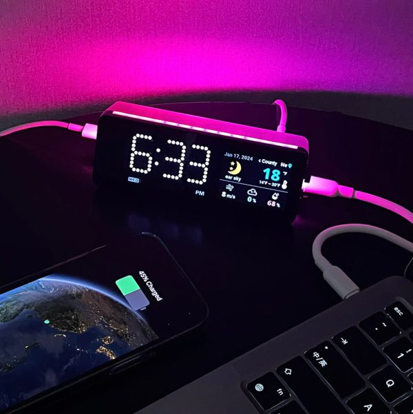 VOBOT 7 in 1 迷你集線擴充座｜附帶顯示螢幕與內建APP